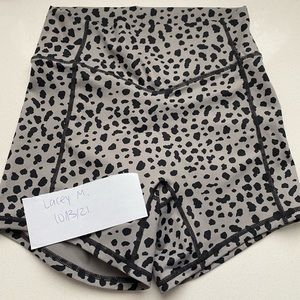 Balance Athletica Ascend Shorts Snow Leopard Size small